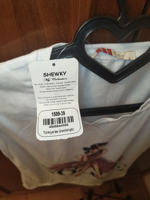 Футболки женские по 20.000 и по 10.000, Selfie, Anaki