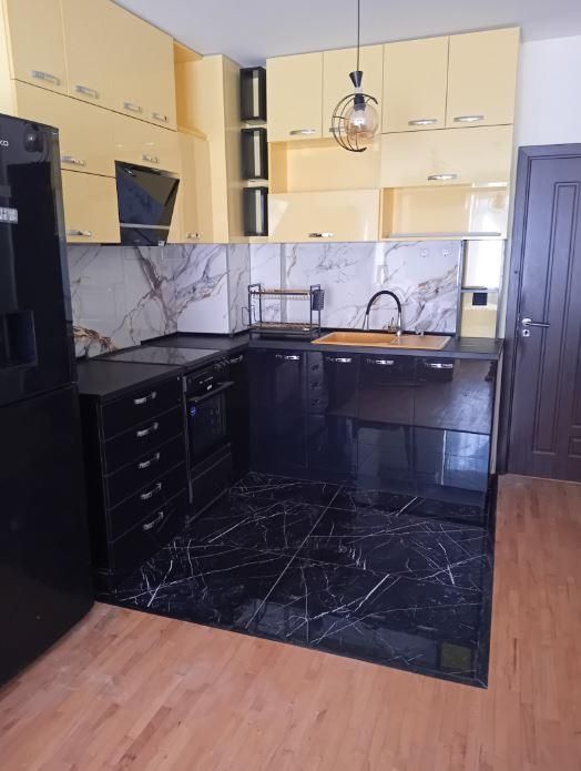 Двустаен апартамент в района на Колхозен пазар!