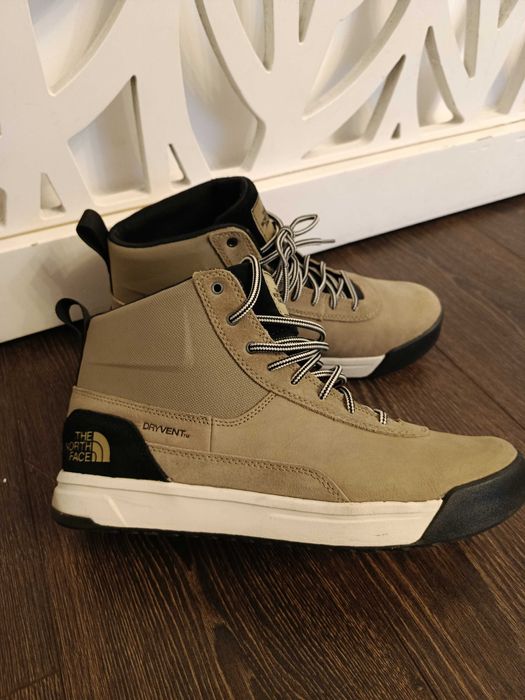 Ghete The North Face. Noi. Mărimea 43.