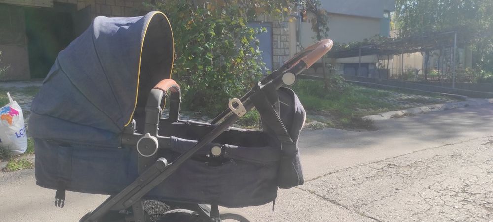 Продавам детска количка