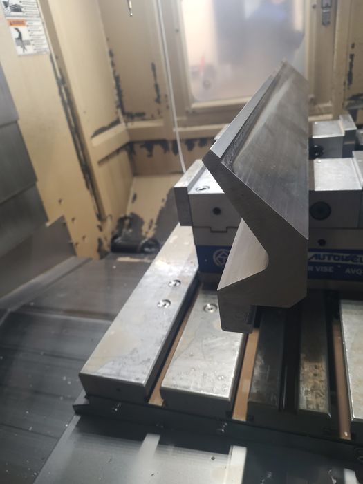 Cutit abkant la tema