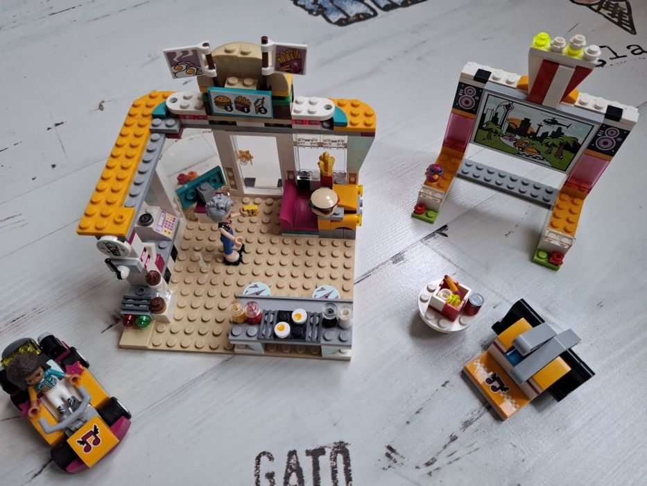 LEGO - Заведение за бързо хранене