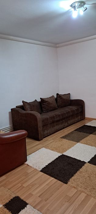 Inchiriez garsoniera zona Materna