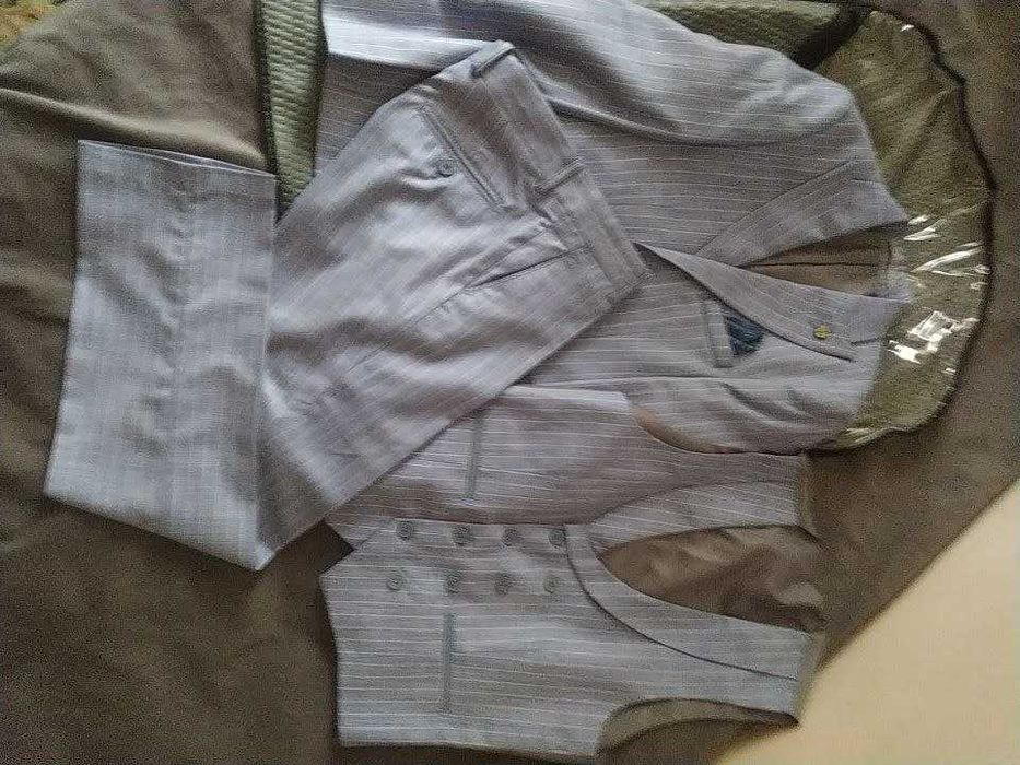 Костюм тройка подростковый