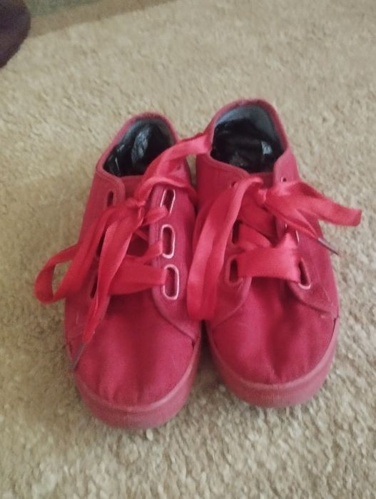 Женская обувь в хорошем состоянии