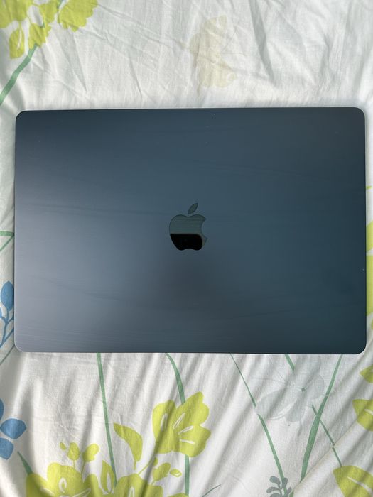 MacBook Air M2 15” 2023 / 8GB RAM / 256GB SSD