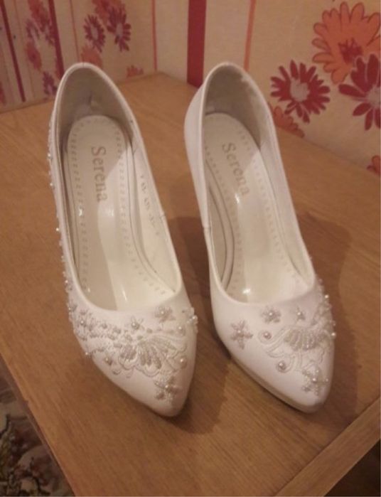 Свадебные туфли с вышивкой