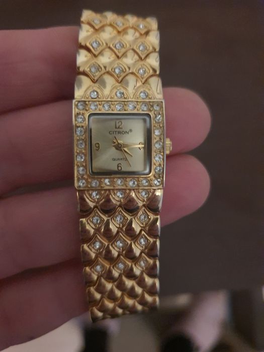 Луксозен дамски часовник