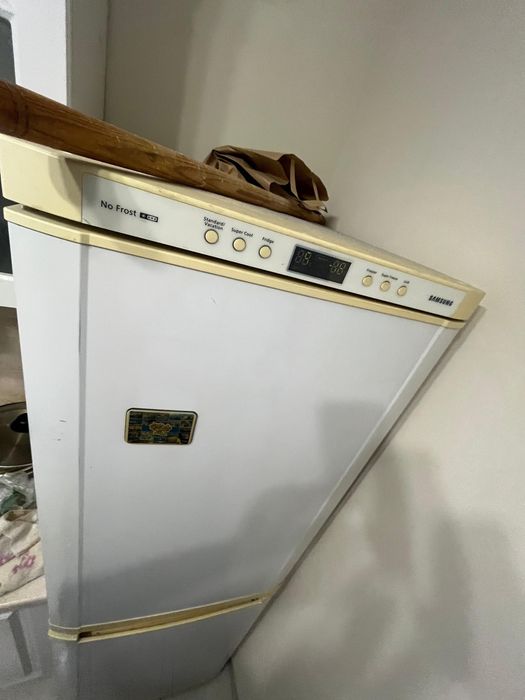 Холодильник SAMSUNG
