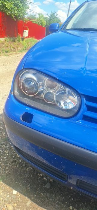 Vând faruri cu lupă golf 4
