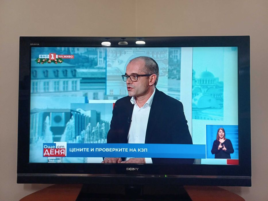 Продавам LED телевизор SONY 40 "