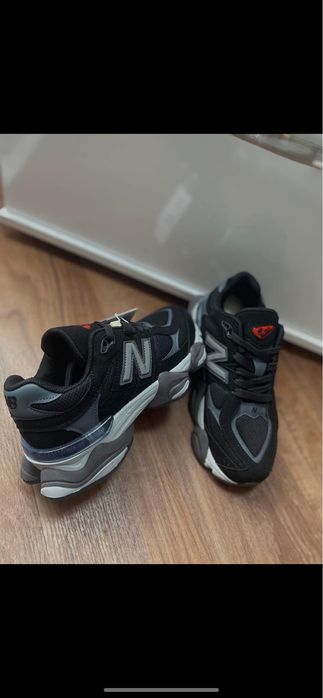 Дамски New balance 9060, естесвен велур. Видо