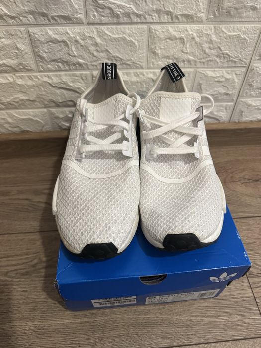 Обувки Adidas NMD_R1
