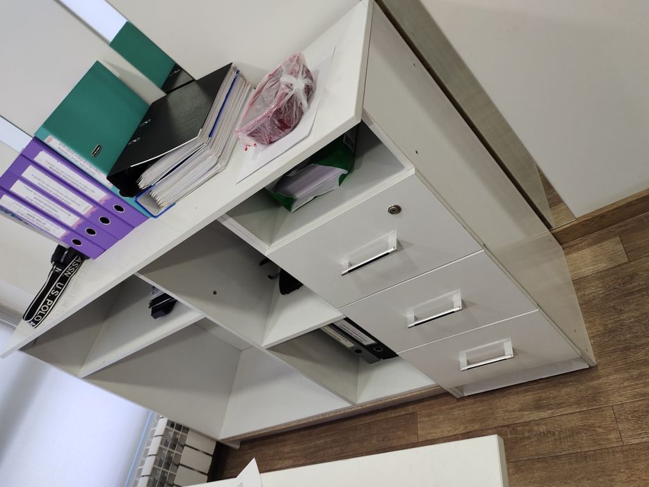 Продам тумбу в офис