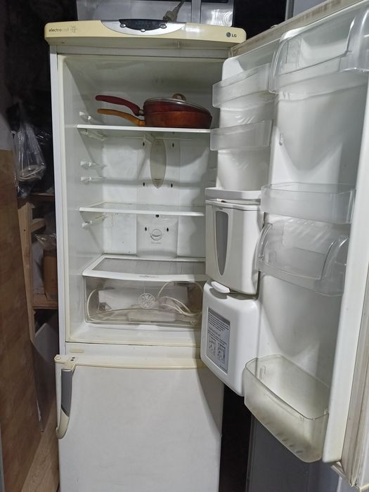 Холодильник б/у хорошем состоянии