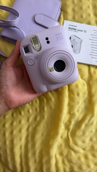Камера instax.  .