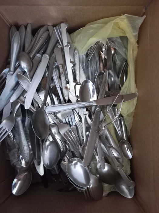 Вилици, лъжици, основно хранене и десертни, неръждаема стомана