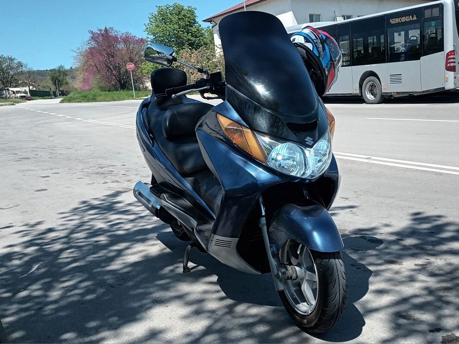 Продавам Сузуки бургман 400!