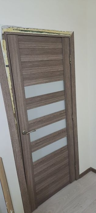Продам дверь и кухонные мебель