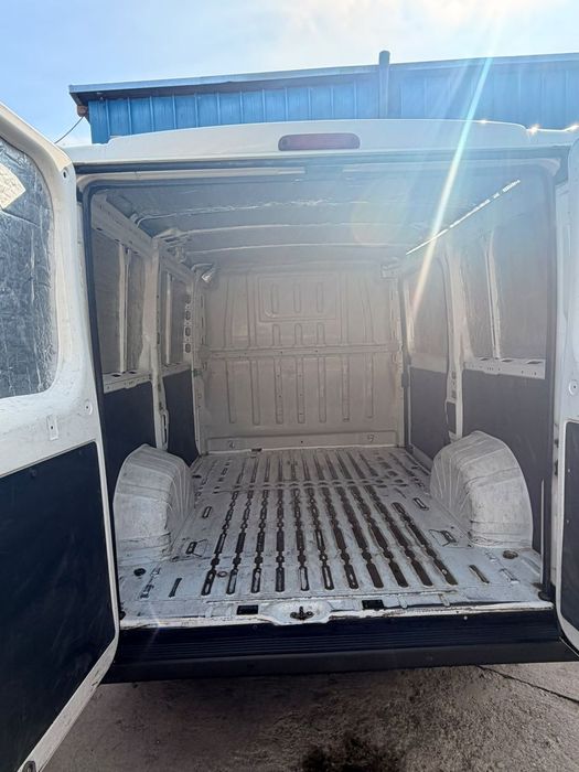 Peugeot Boxer 2019 diesel, 11.596 € — imagine 3