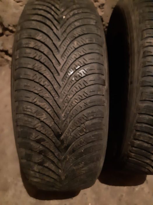 Vând cauciucuri 195 65 15