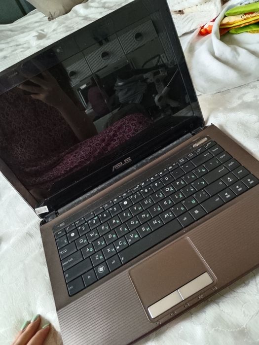 Продам два ноутбука на запчасти