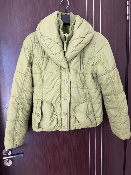 Яке на марката. MEXX