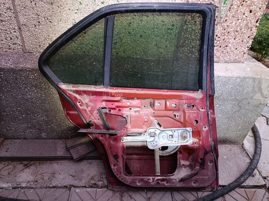 Продам двери бмв е34