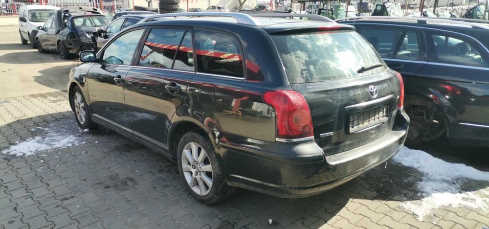 Тойота Авенсис 2004г.