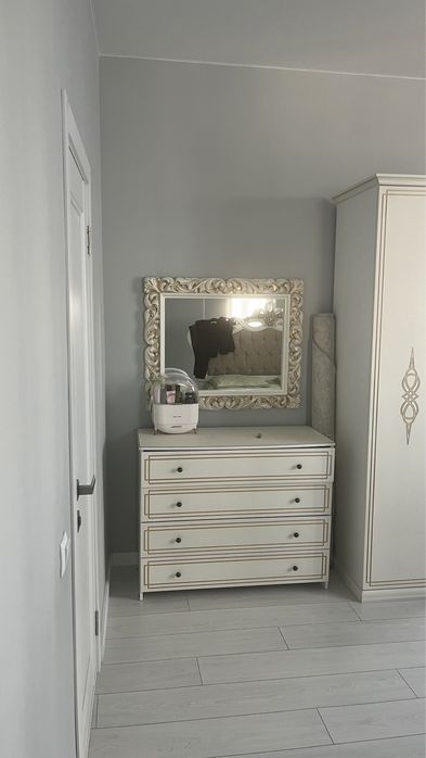 Продам спальный гарнитур