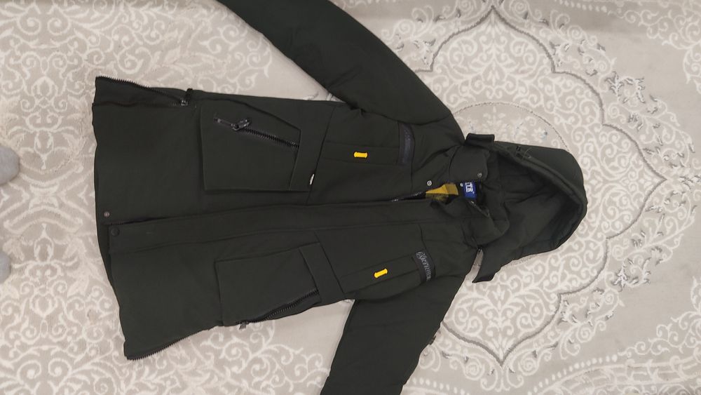 Продам зимнюю куртку