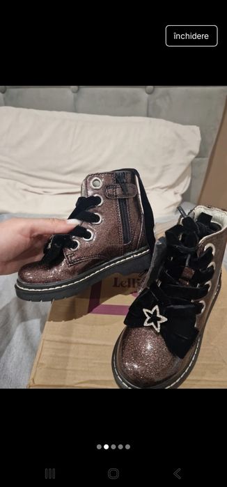 Ghete fetite din piele naturala