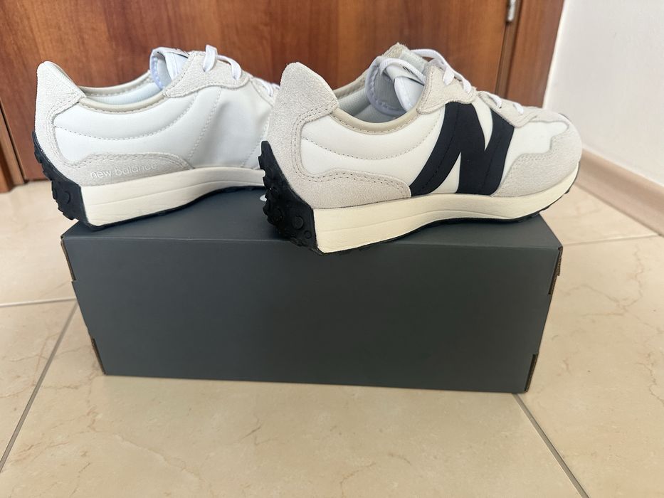 New Balance  327