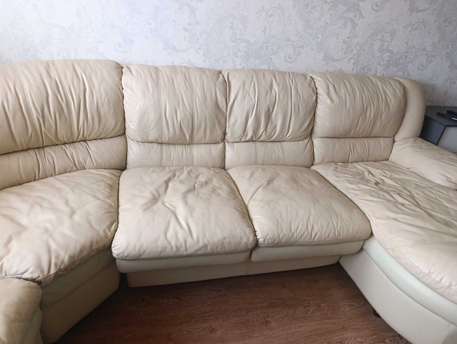 Продам диван кожаный б/у