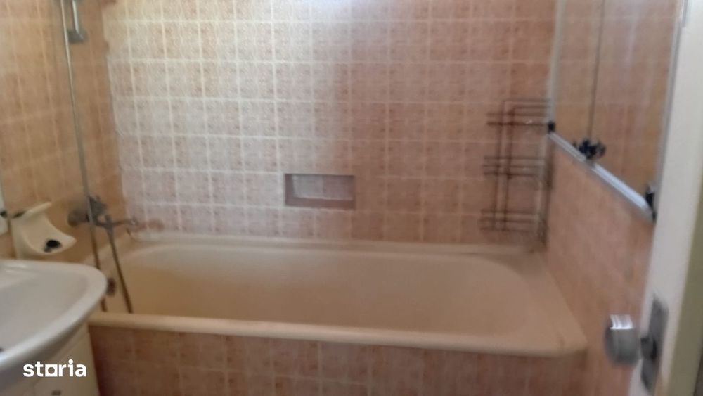 Vand apartament 2 camere Piata Mihai Viteazul