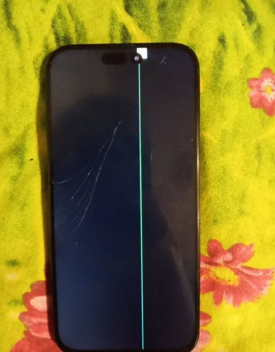 Продам на запчасти iPhone