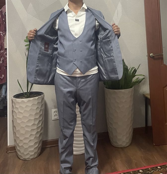 Костюм мужское размер 48