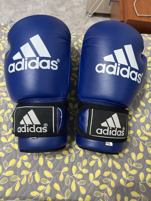 2 пары боксерских перчаток