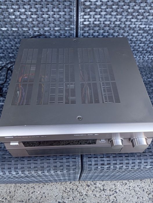 Yamaha DSP-A1 усилвател