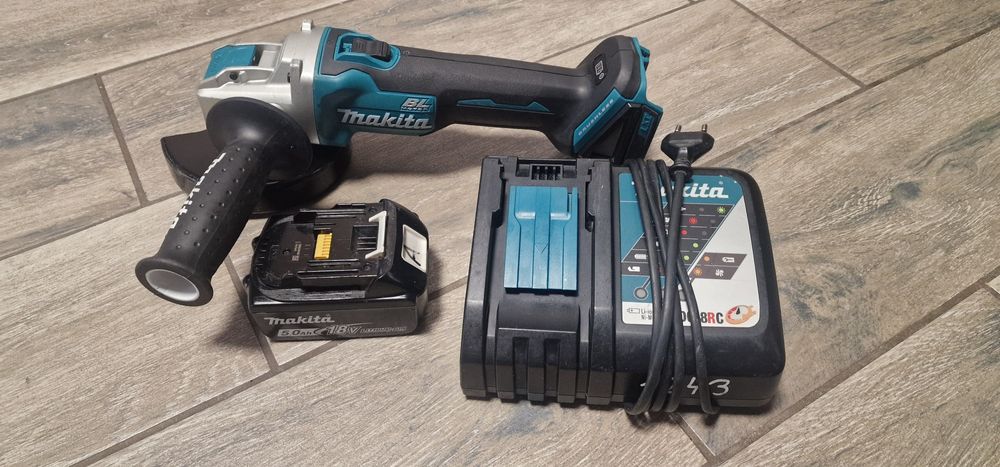 акумулаторен ъглошлайф Makita DGA521