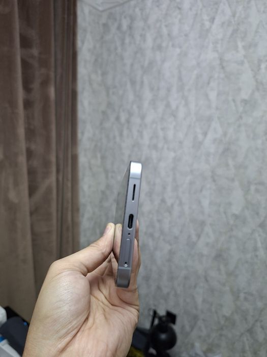 Galaxy S25 plus  256 GB  SnapDragon
