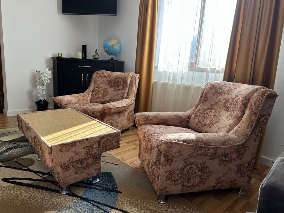 Vand set fotolii si masuta de living - Radauti