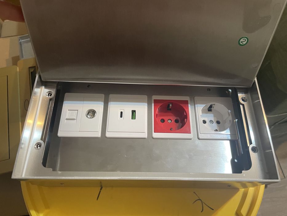 Напольный люк нержавейка