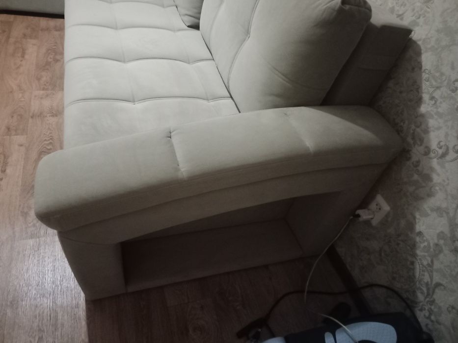 Продам диван! Состояние хорошее,чистый ,