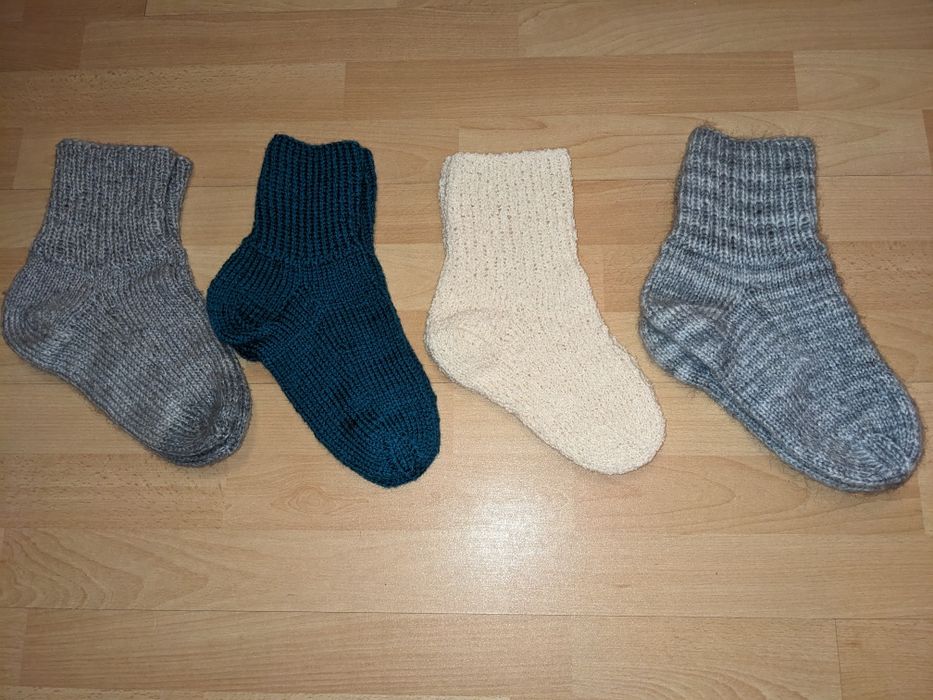 Sosete calduroase,tricotate manual!!