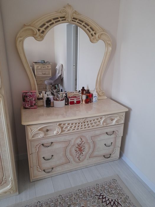 Продам шкаф, комод, сервант,  2 тумбочки