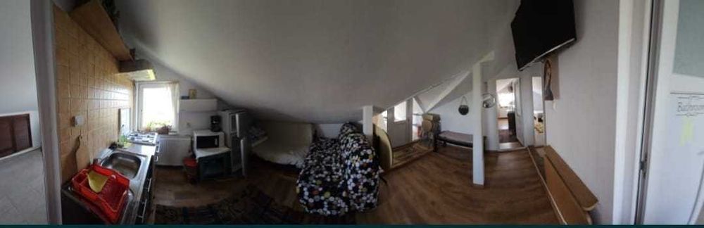 superoferta mansarda la curte