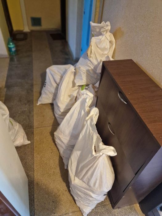 Debarasare apartament beci subsol gunoi mobilă veche canapea sa brasov