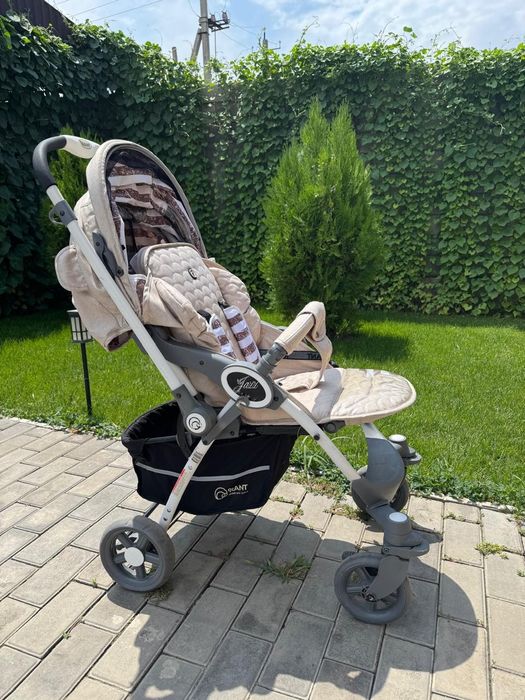 Продам детскую  коляску