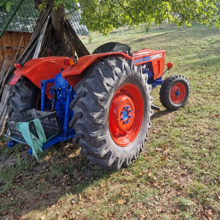 Vând tractor stare bună nu deranjați inutil
